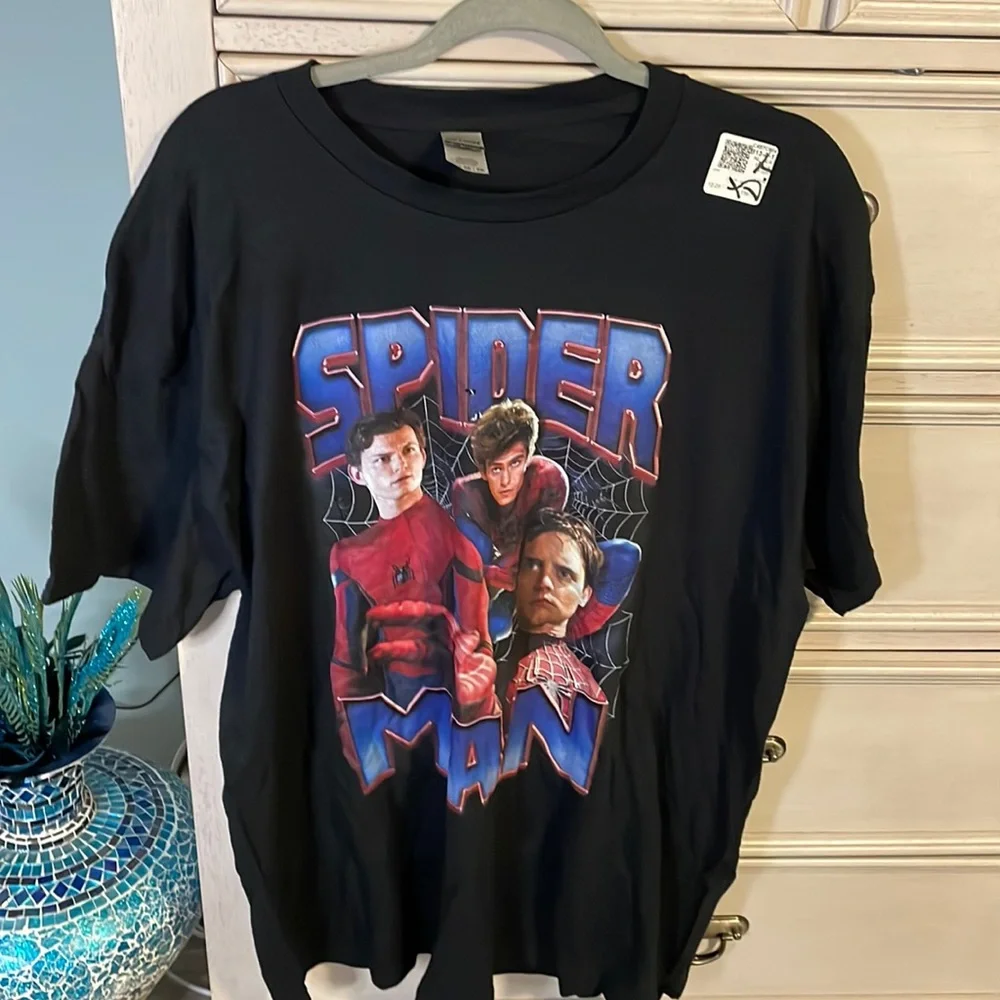 Men’s graphic canvas, short sleeve T-shirt, web slinger, triple Spider-Man’s XL